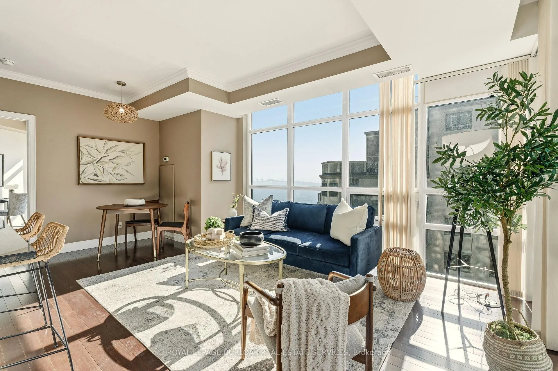 Photo 1 of Unit 804, 360 Pearl Street, Burlington, Brant — HOMEH