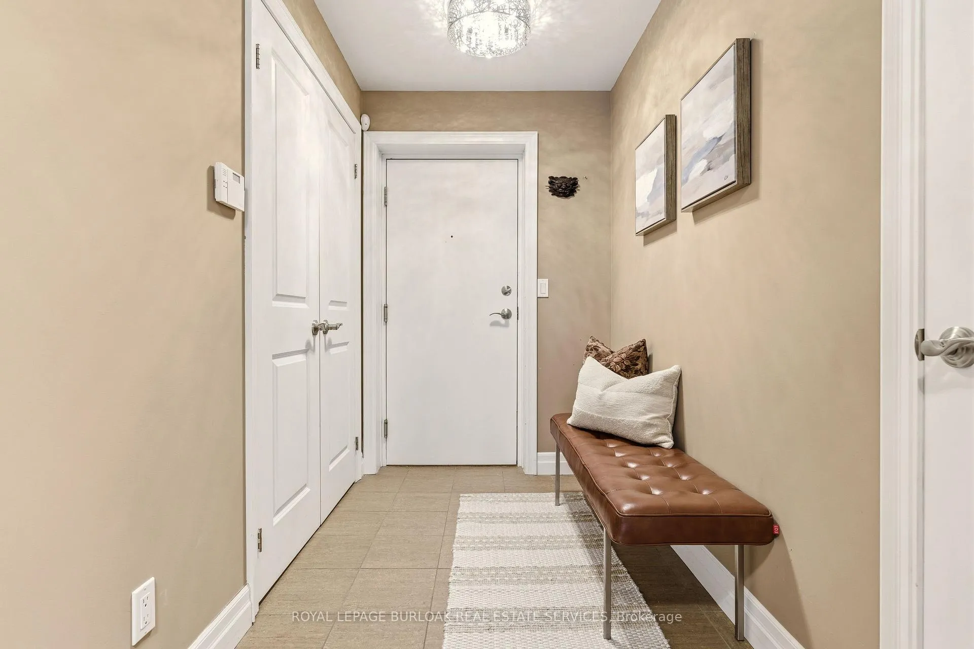 Photo 2 of Unit 804, 360 Pearl Street, Burlington, Brant — HOMEH