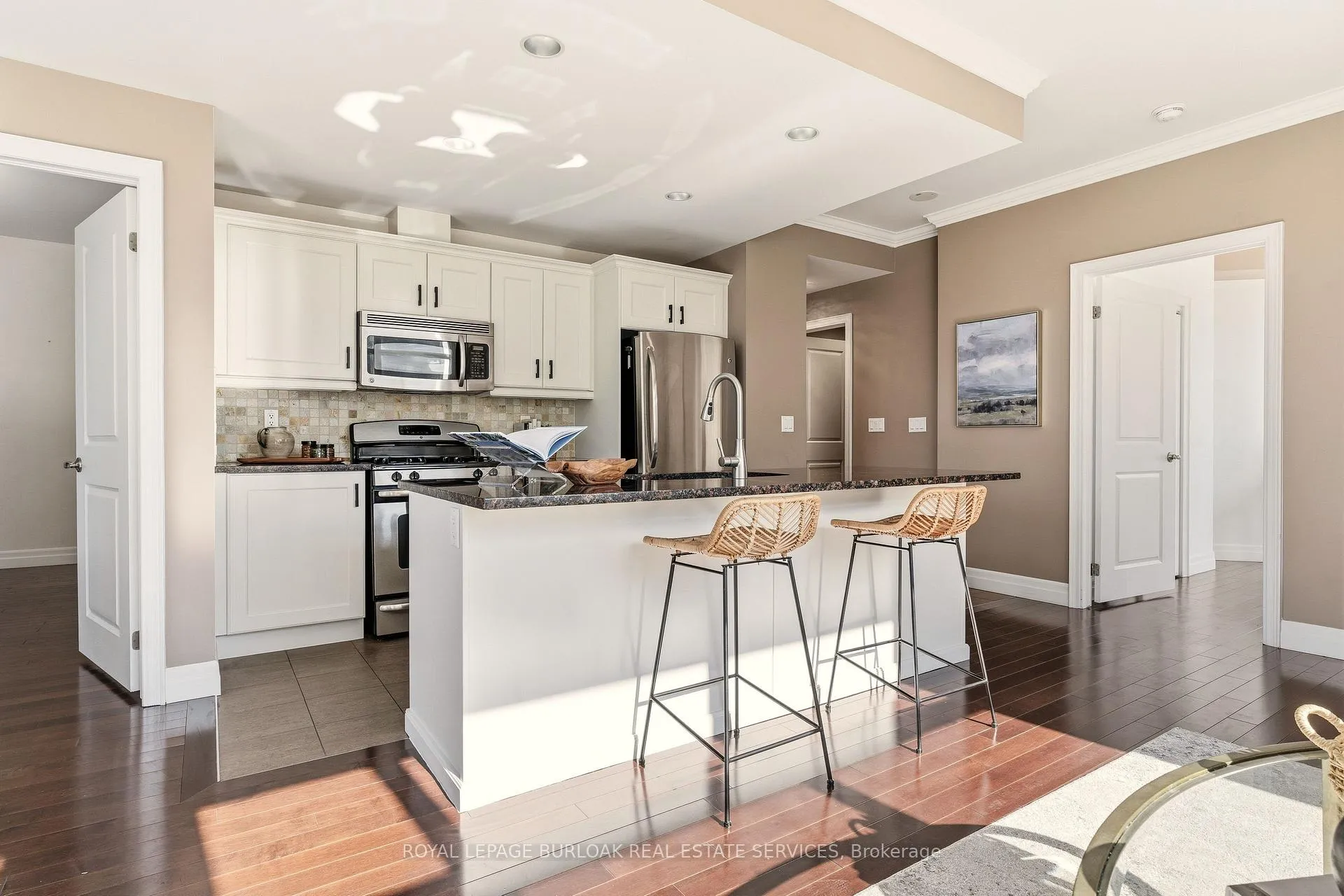 Photo 8 of Unit 804, 360 Pearl Street, Burlington, Brant — HOMEH
