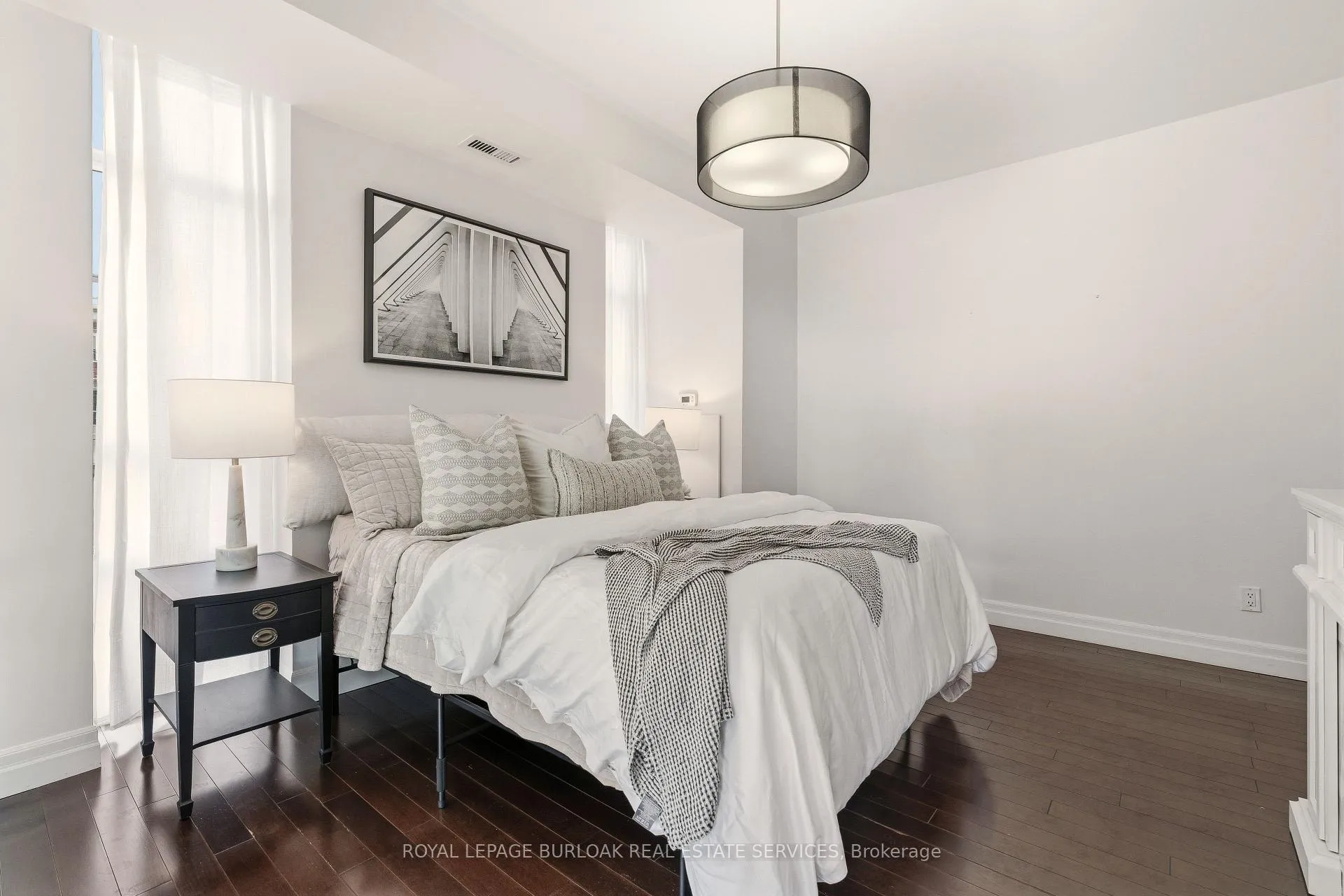 Photo 18 of Unit 804, 360 Pearl Street, Burlington, Brant — HOMEH