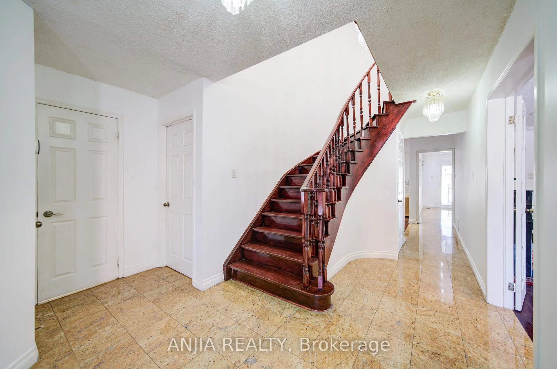 Photo 5 of 62 Walford Road, Markham, Middlefield — HOMEH