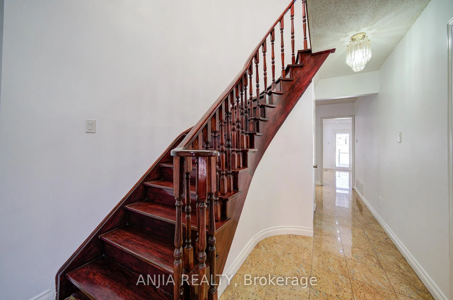 Photo 7 of 62 Walford Road, Markham, Middlefield — HOMEH