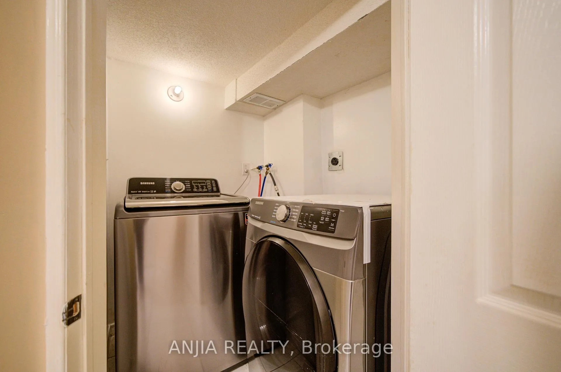 Photo 36 of 62 Walford Road, Markham, Middlefield — HOMEH