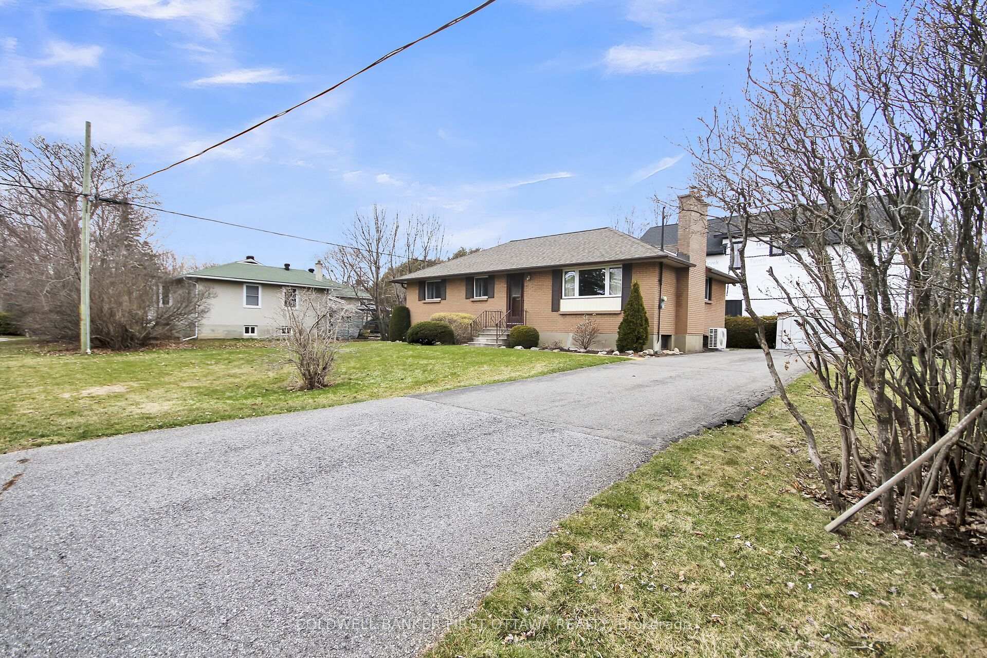 Photo 2 of 27 Indian Road, Ottawa, Meadowlands/St. Claire Gardens — HOMEH