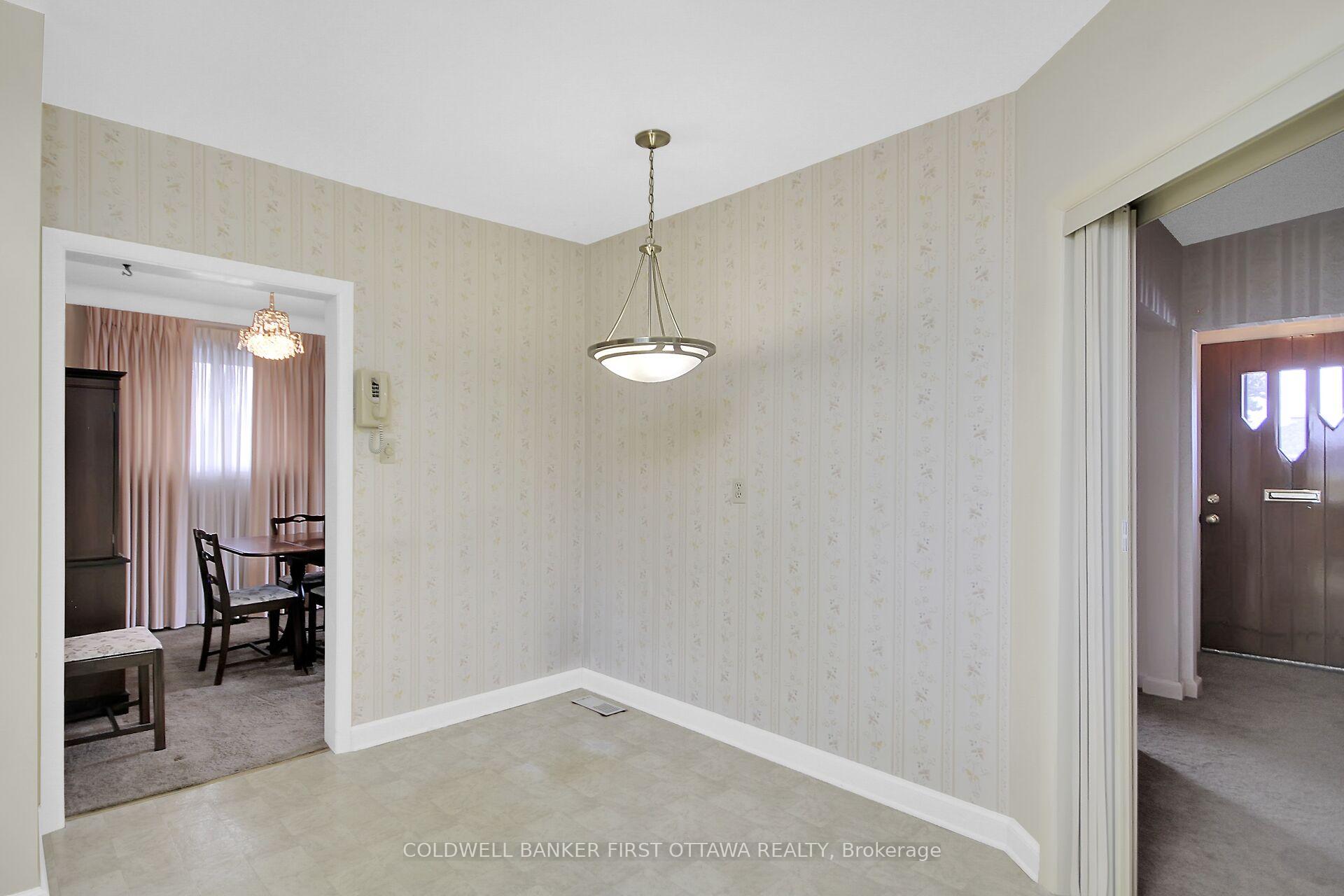 Photo 10 of 27 Indian Road, Ottawa, Meadowlands/St. Claire Gardens — HOMEH