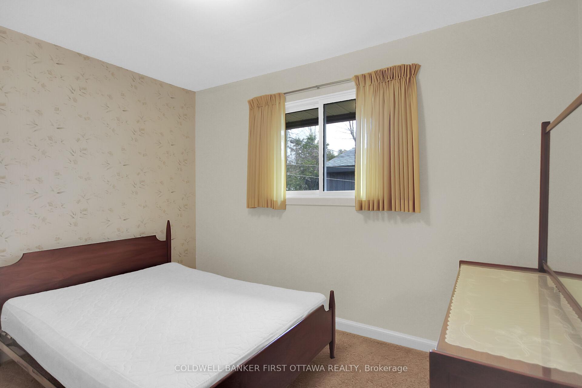 Photo 14 of 27 Indian Road, Ottawa, Meadowlands/St. Claire Gardens — HOMEH