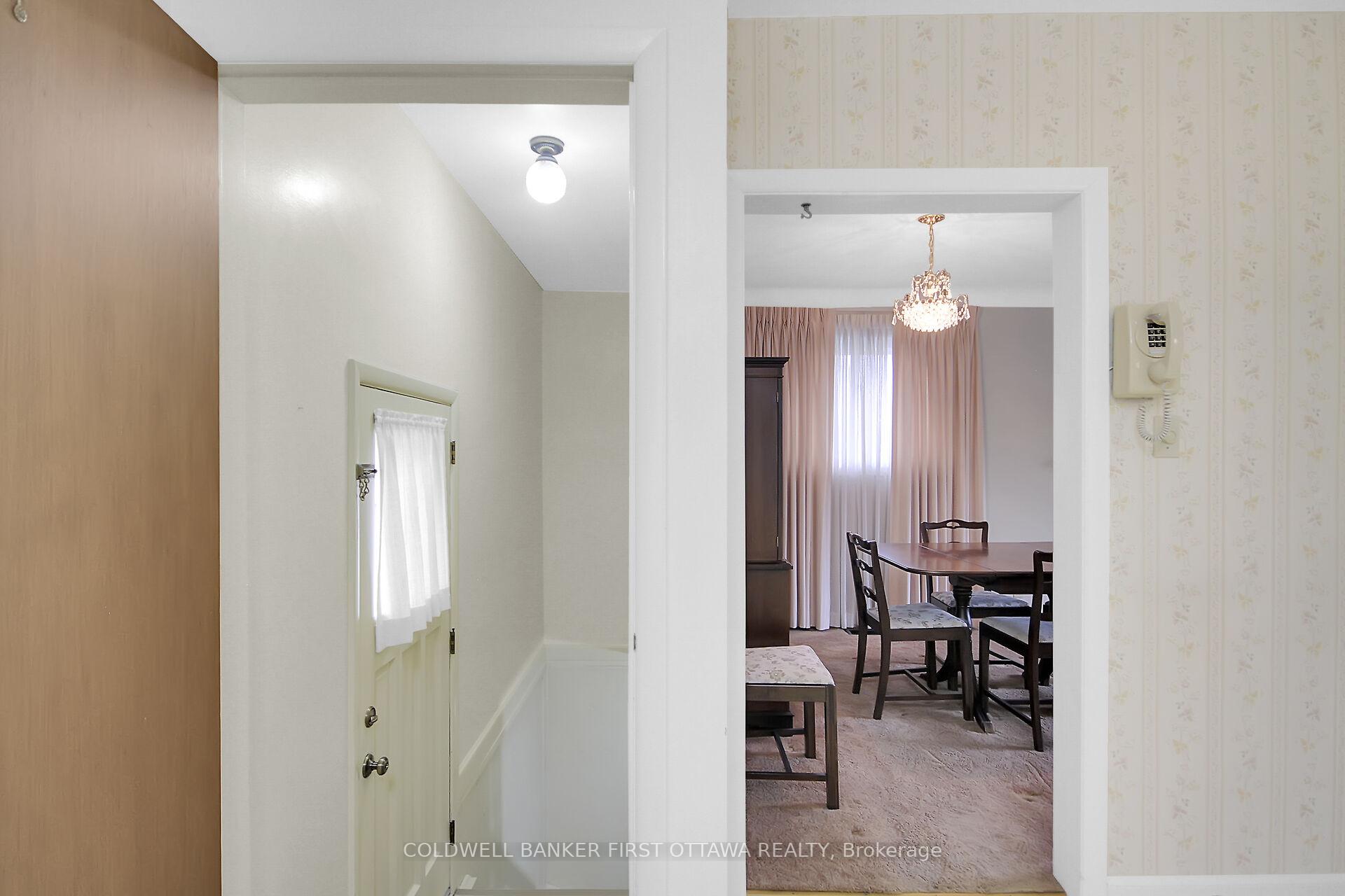 Photo 17 of 27 Indian Road, Ottawa, Meadowlands/St. Claire Gardens — HOMEH