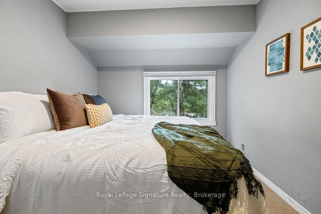 Photo 19 of 124 Escarpment Crescent, Collingwood — HOMEH