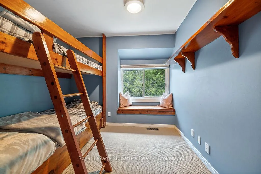 Photo 22 of 124 Escarpment Crescent, Collingwood — HOMEH