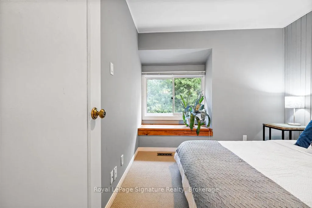 Photo 24 of 124 Escarpment Crescent, Collingwood — HOMEH