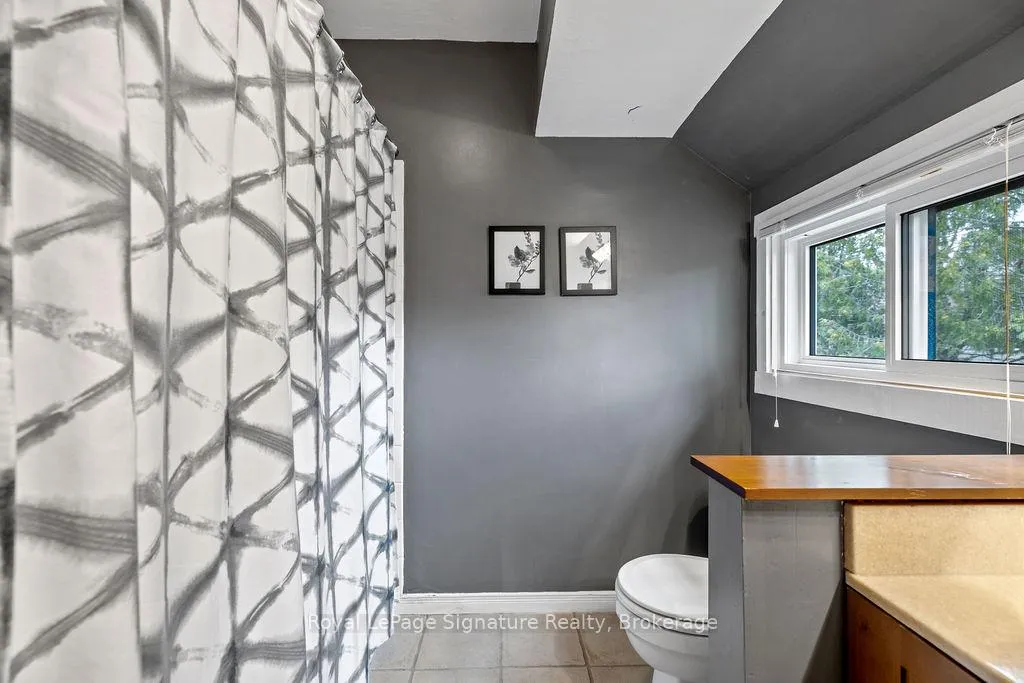 Photo 27 of 124 Escarpment Crescent, Collingwood — HOMEH