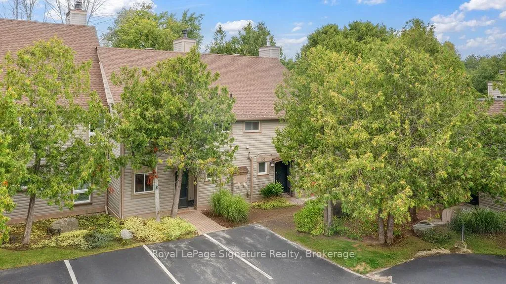 Photo 32 of 124 Escarpment Crescent, Collingwood — HOMEH