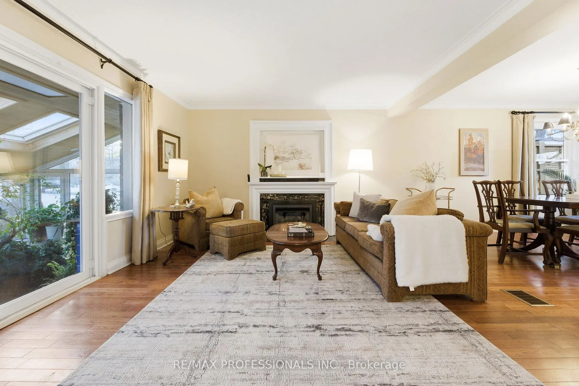 Photo 6 of 21 Ivy Lea Crescent, Etobicoke, Stonegate-Queensway — HOMEH