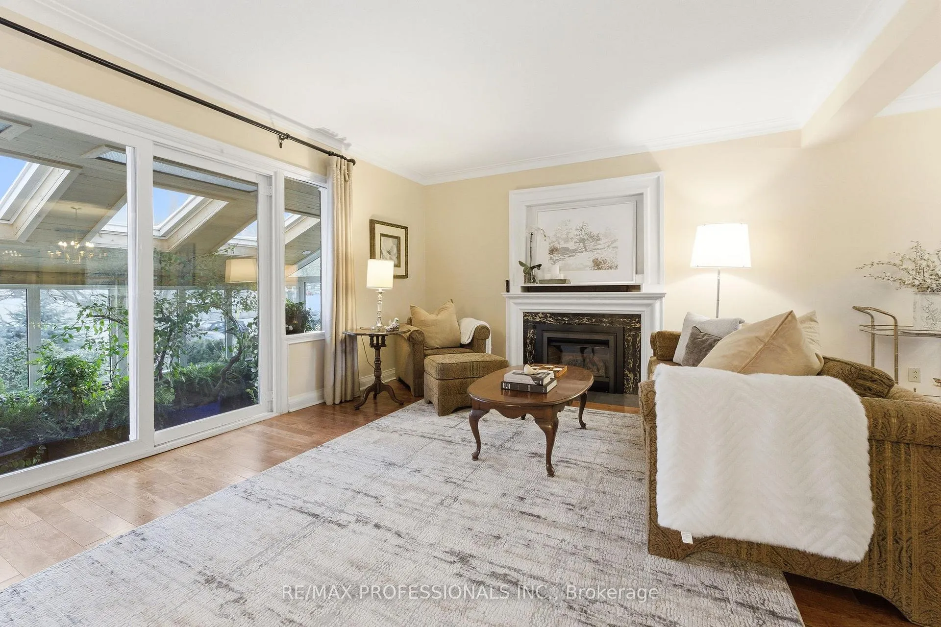 Photo 7 of 21 Ivy Lea Crescent, Etobicoke, Stonegate-Queensway — HOMEH