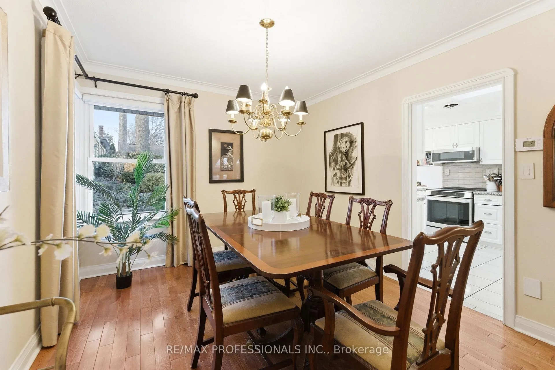 Photo 12 of 21 Ivy Lea Crescent, Etobicoke, Stonegate-Queensway — HOMEH