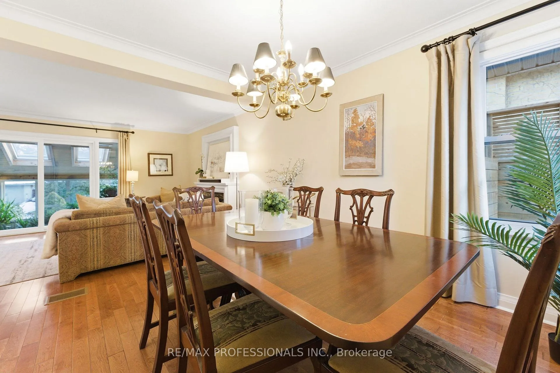 Photo 13 of 21 Ivy Lea Crescent, Etobicoke, Stonegate-Queensway — HOMEH