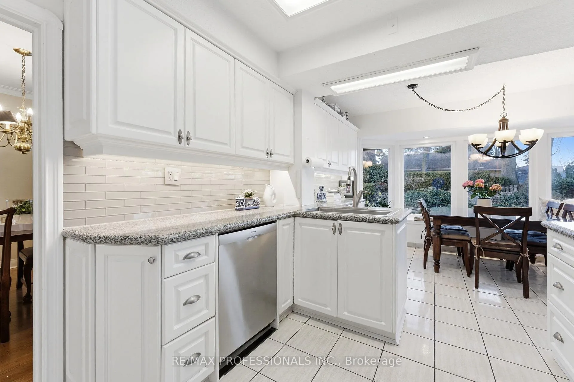 Photo 16 of 21 Ivy Lea Crescent, Etobicoke, Stonegate-Queensway — HOMEH