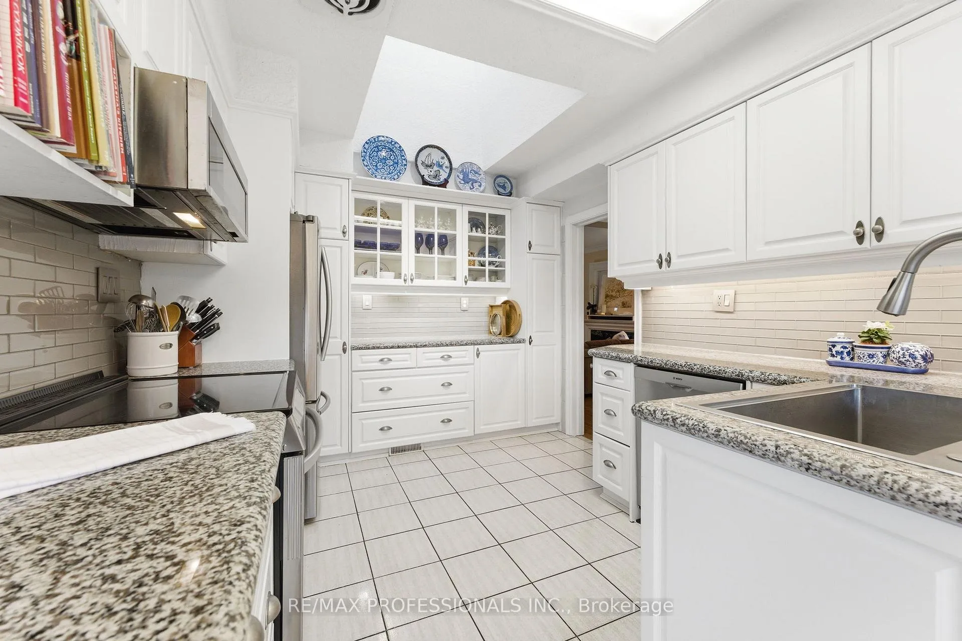Photo 18 of 21 Ivy Lea Crescent, Etobicoke, Stonegate-Queensway — HOMEH