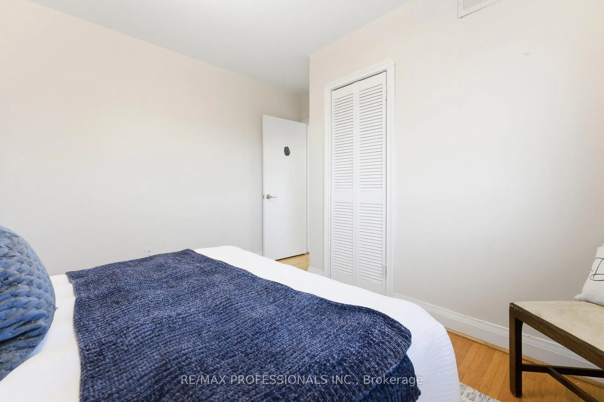 Photo 24 of 21 Ivy Lea Crescent, Etobicoke, Stonegate-Queensway — HOMEH