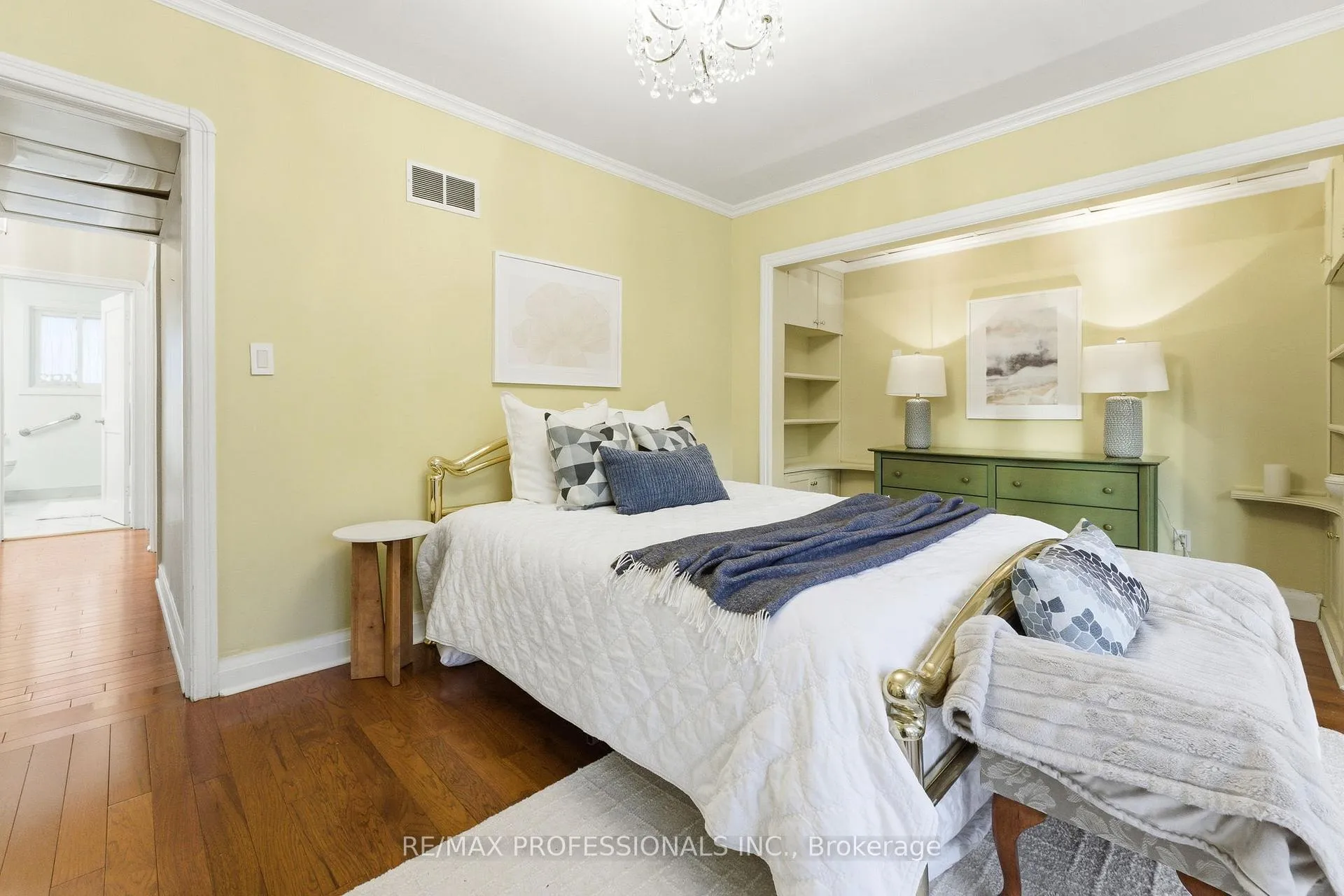 Photo 28 of 21 Ivy Lea Crescent, Etobicoke, Stonegate-Queensway — HOMEH