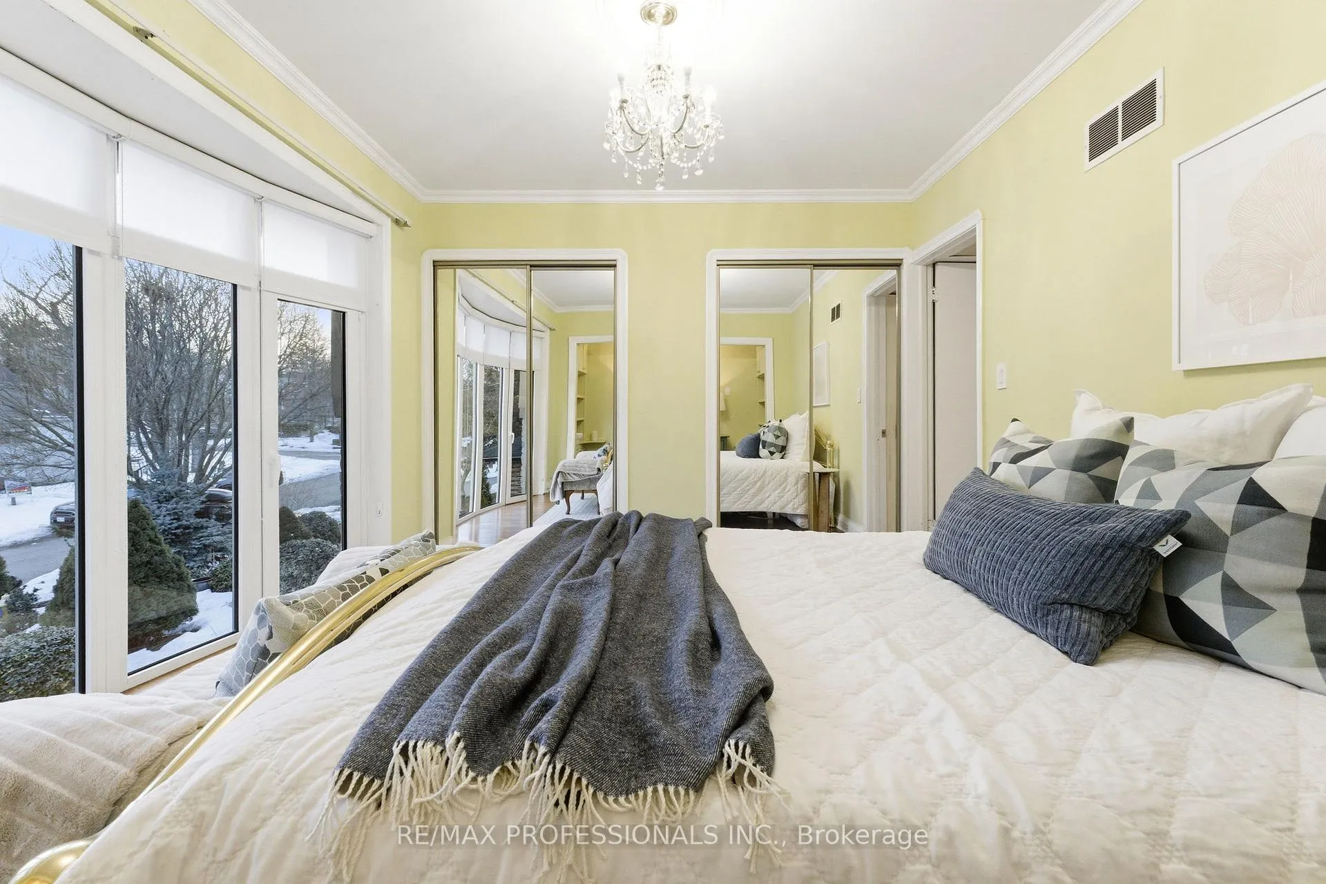 Photo 30 of 21 Ivy Lea Crescent, Etobicoke, Stonegate-Queensway — HOMEH