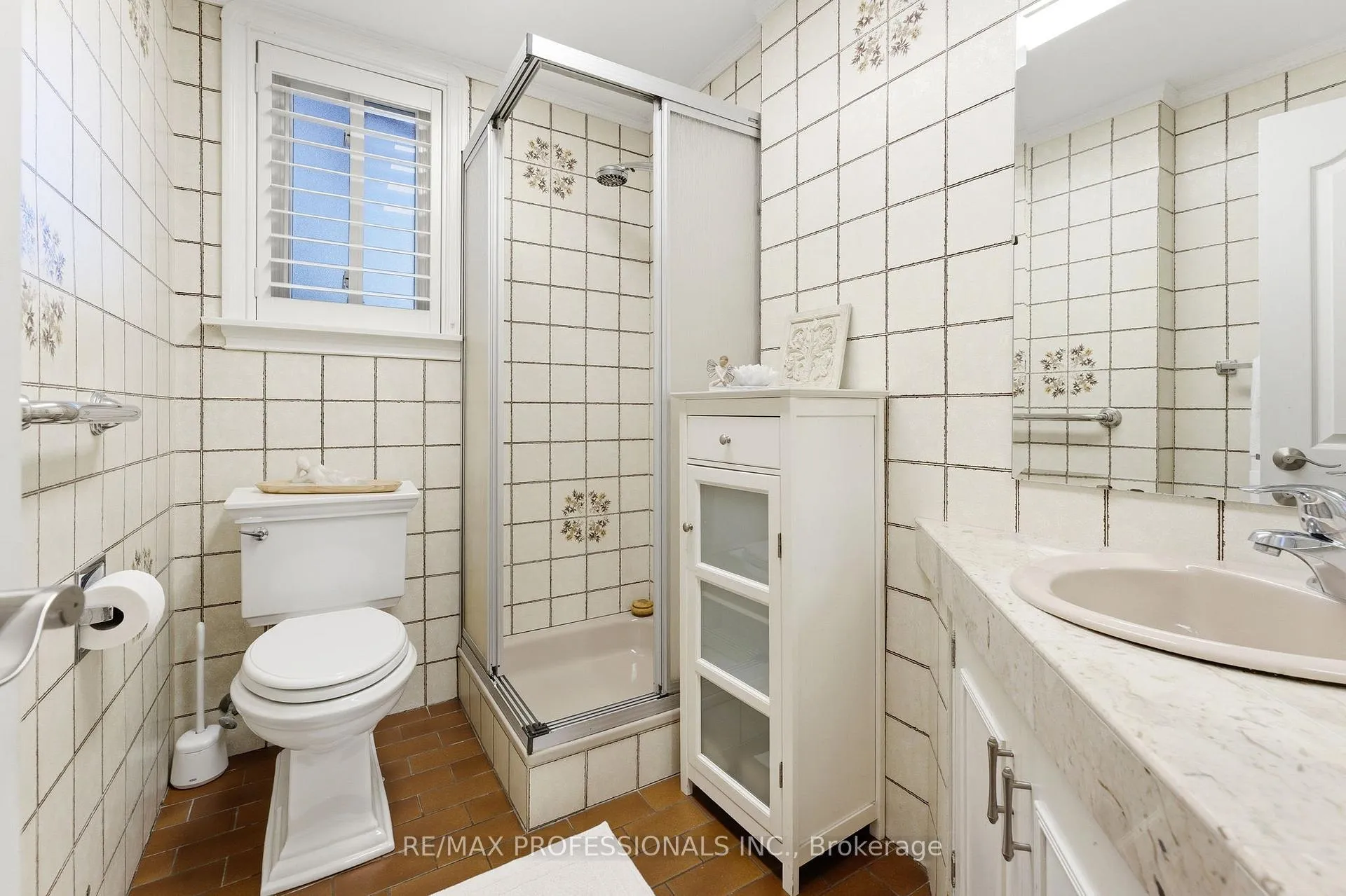 Photo 36 of 21 Ivy Lea Crescent, Etobicoke, Stonegate-Queensway — HOMEH