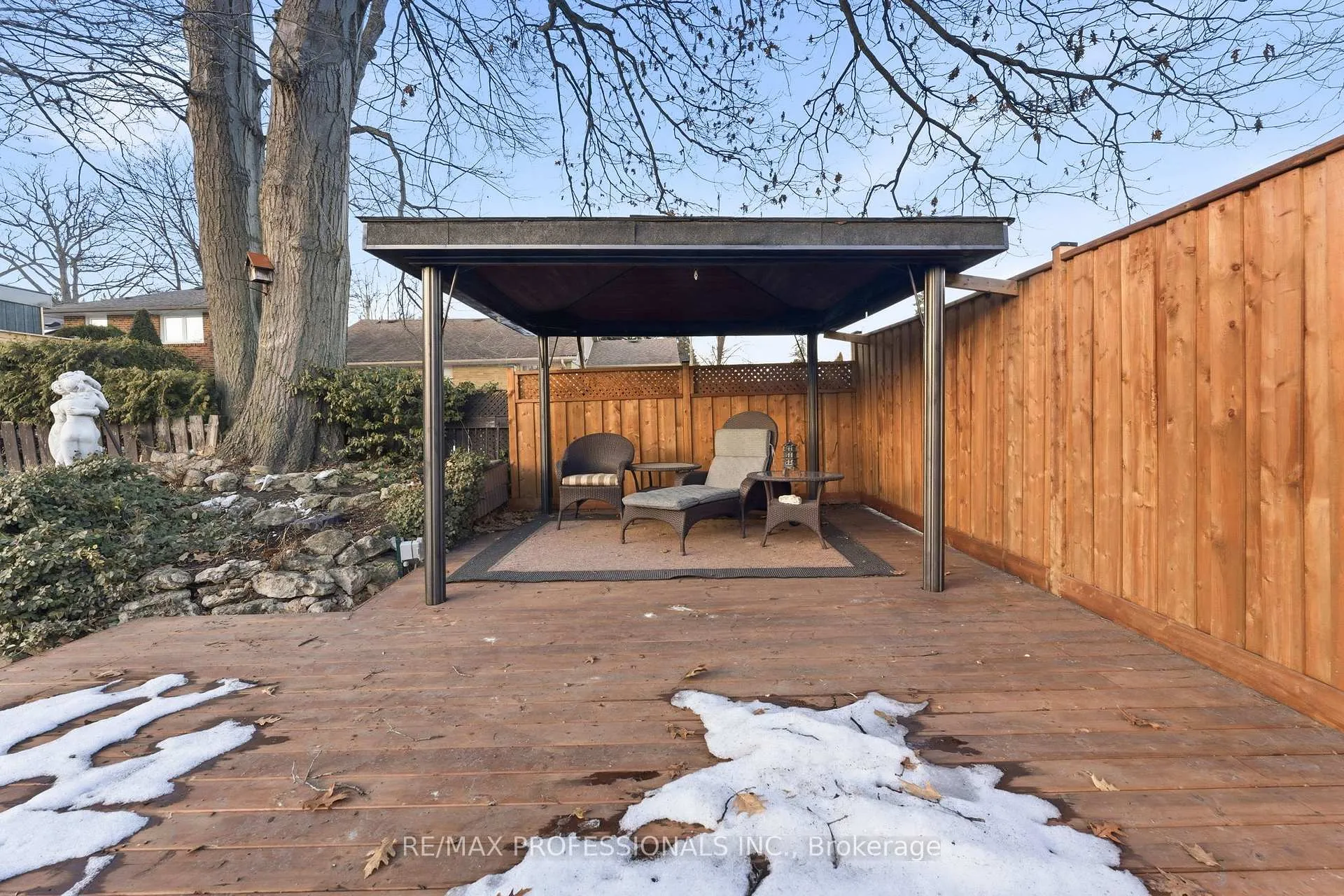 Photo 44 of 21 Ivy Lea Crescent, Etobicoke, Stonegate-Queensway — HOMEH