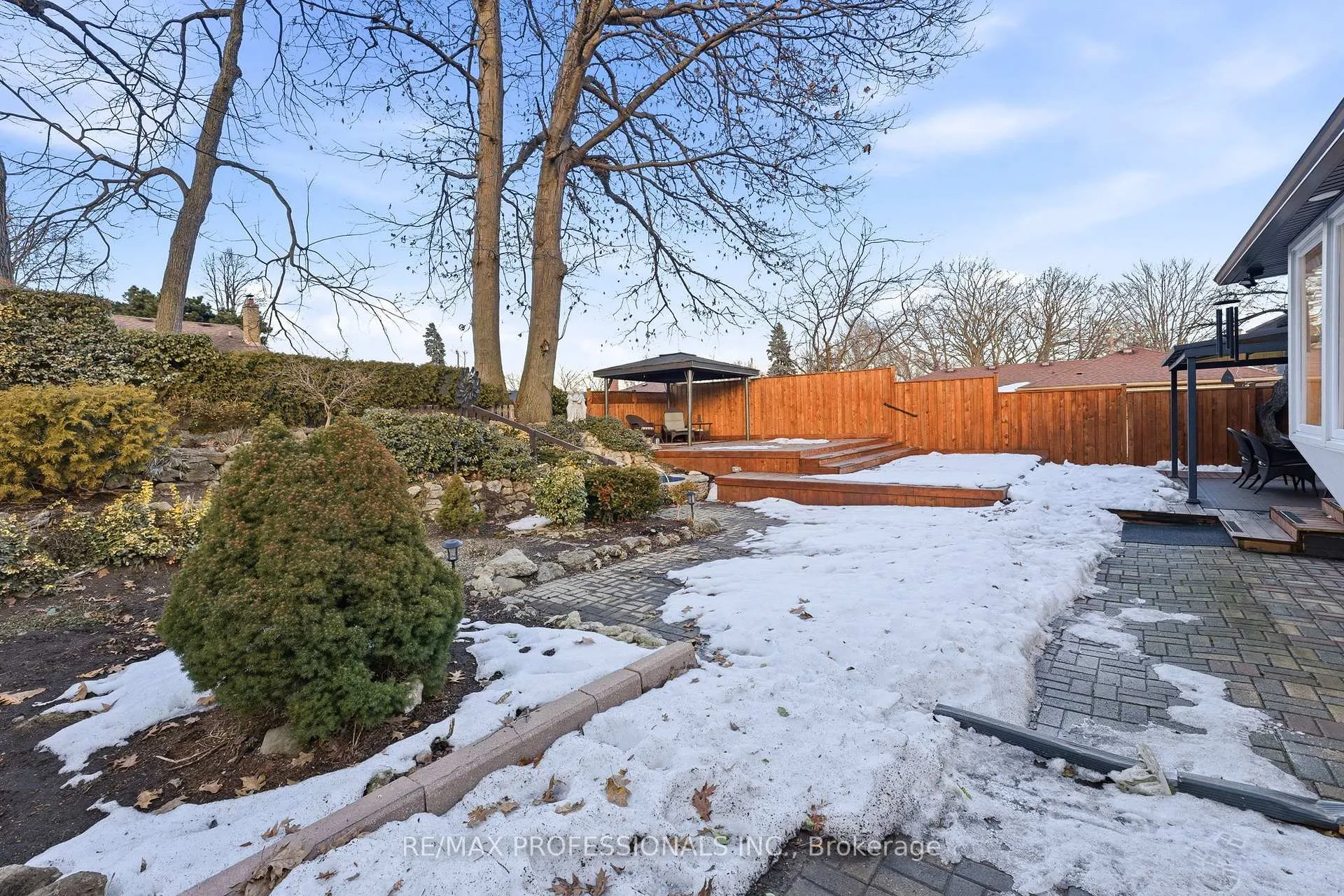 Photo 46 of 21 Ivy Lea Crescent, Etobicoke, Stonegate-Queensway — HOMEH