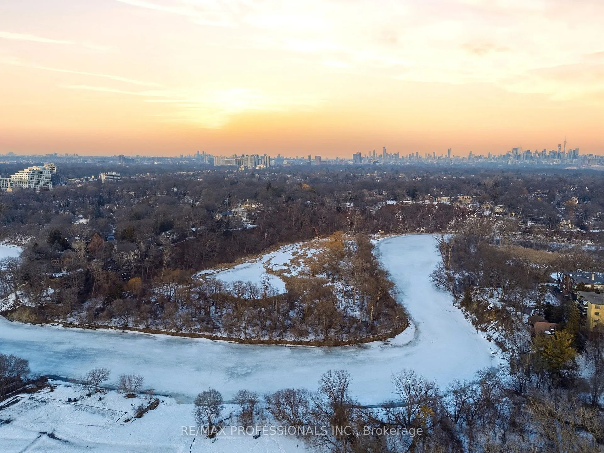 Photo 49 of 21 Ivy Lea Crescent, Etobicoke, Stonegate-Queensway — HOMEH