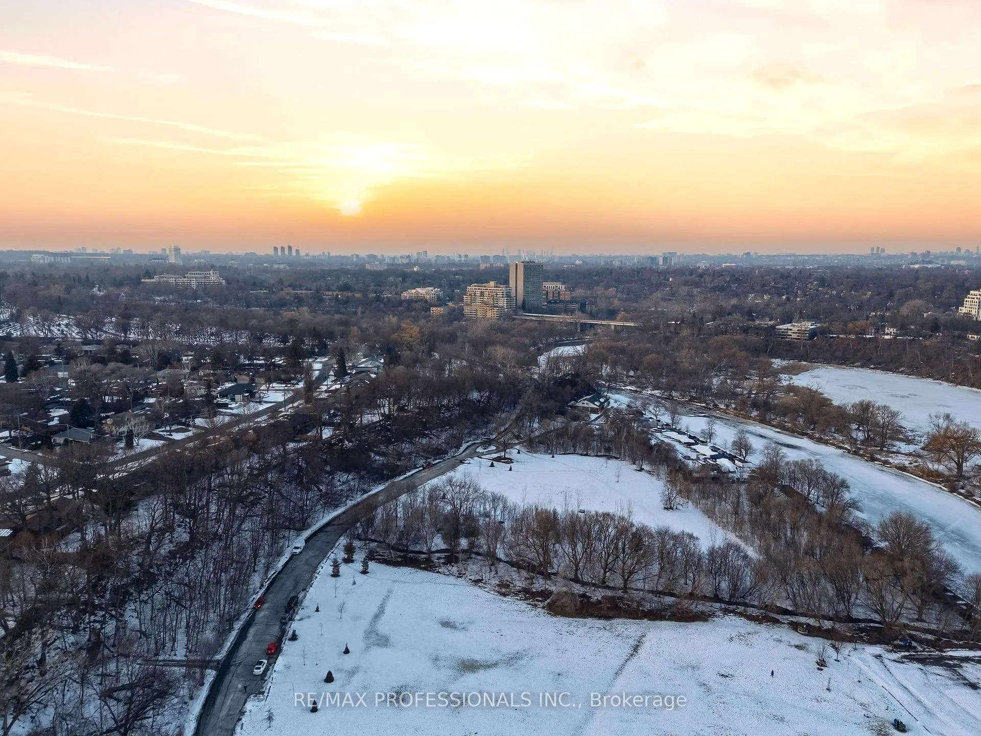 Photo 50 of 21 Ivy Lea Crescent, Etobicoke, Stonegate-Queensway — HOMEH