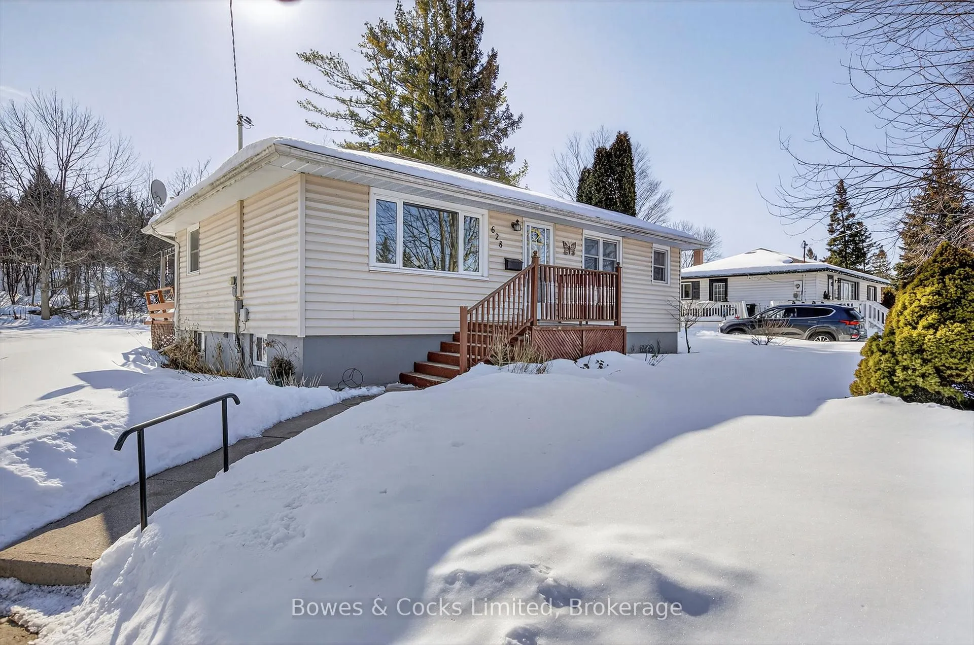 Photo 3 of 628 Corrigan Crescent, Peterborough, Ashburnham Ward 4 — HOMEH