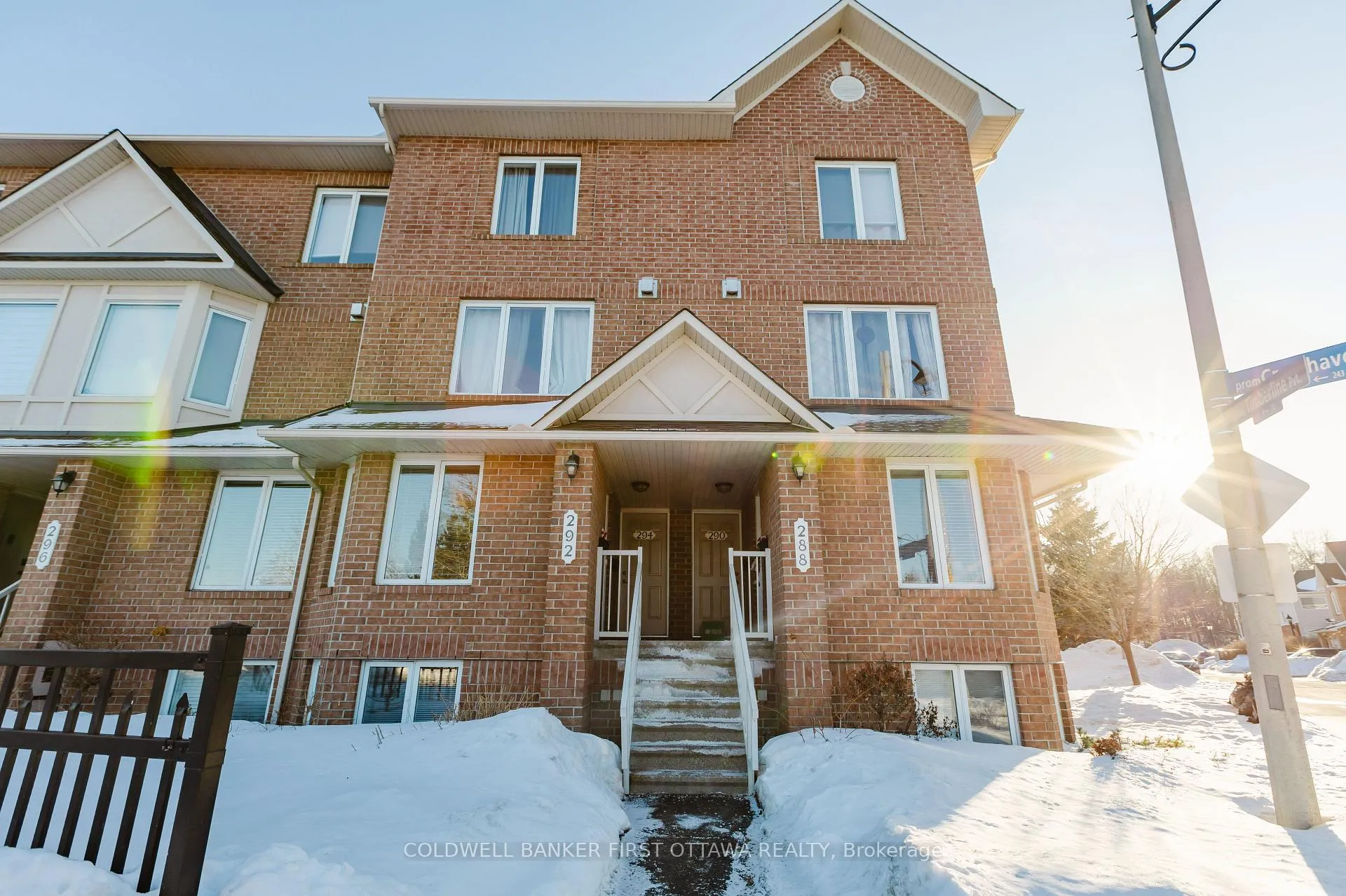 Photo 2 of 292 Cresthaven Drive, Ottawa, Barrhaven East — HOMEH