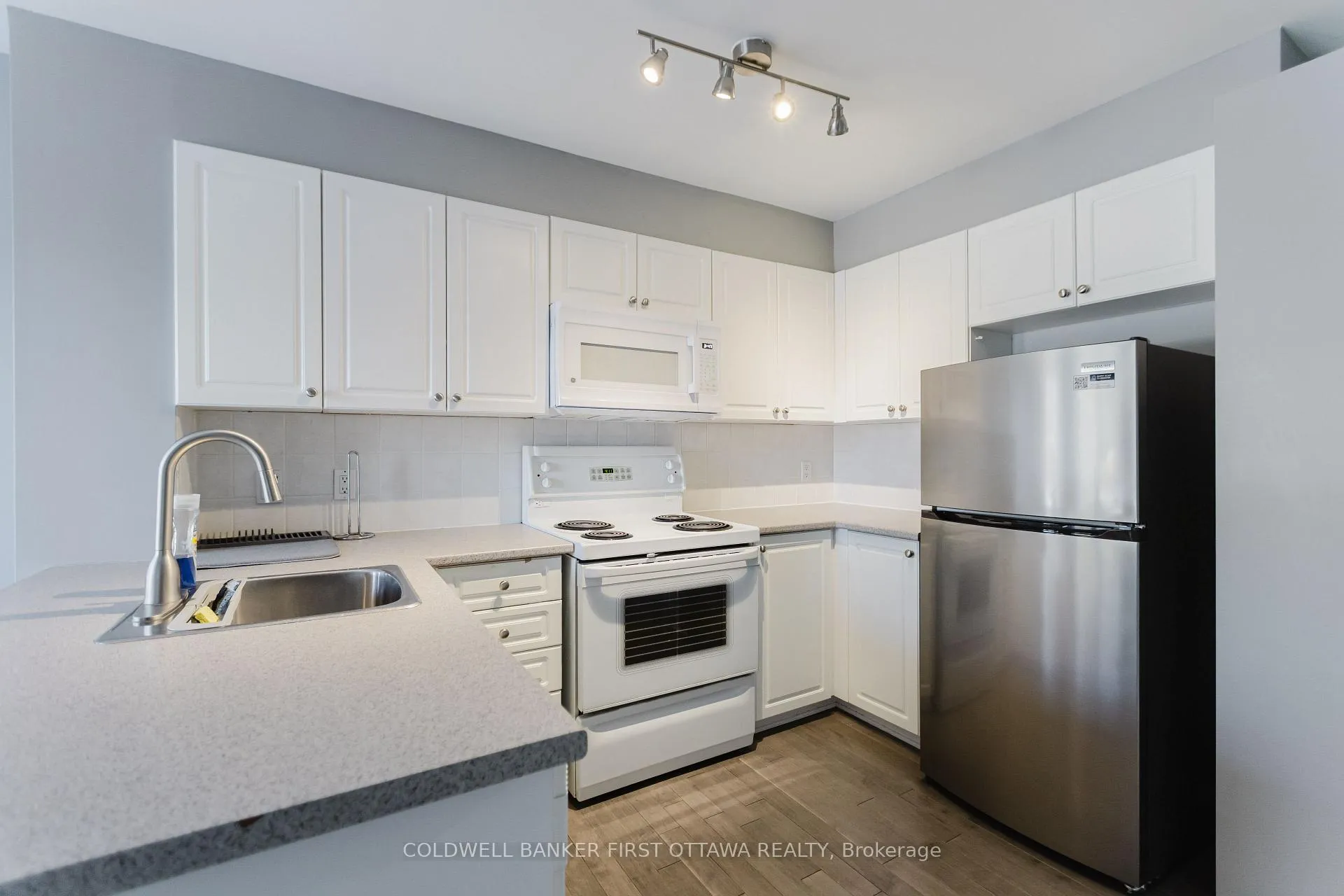 Photo 6 of 292 Cresthaven Drive, Ottawa, Barrhaven East — HOMEH