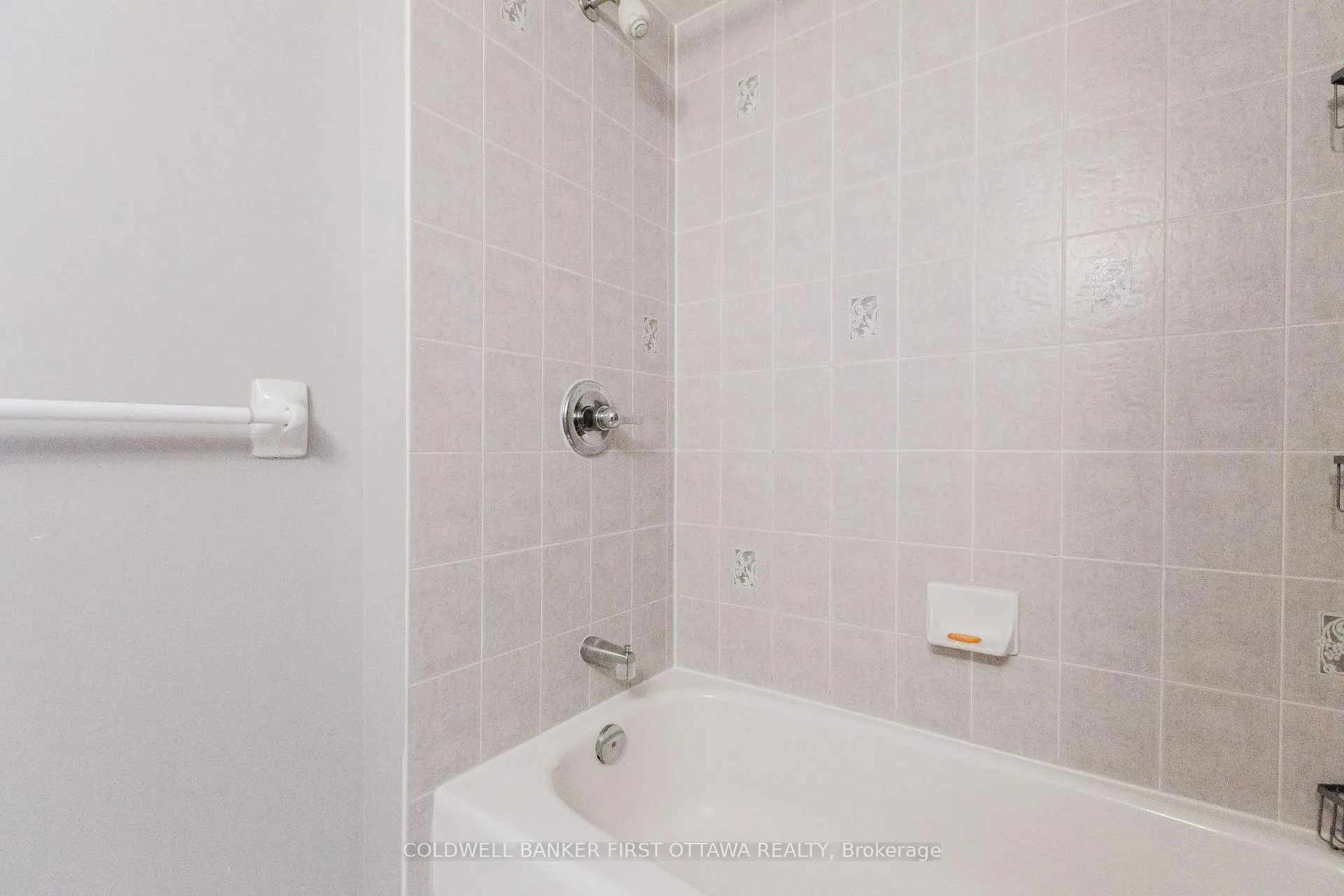Photo 17 of 292 Cresthaven Drive, Ottawa, Barrhaven East — HOMEH