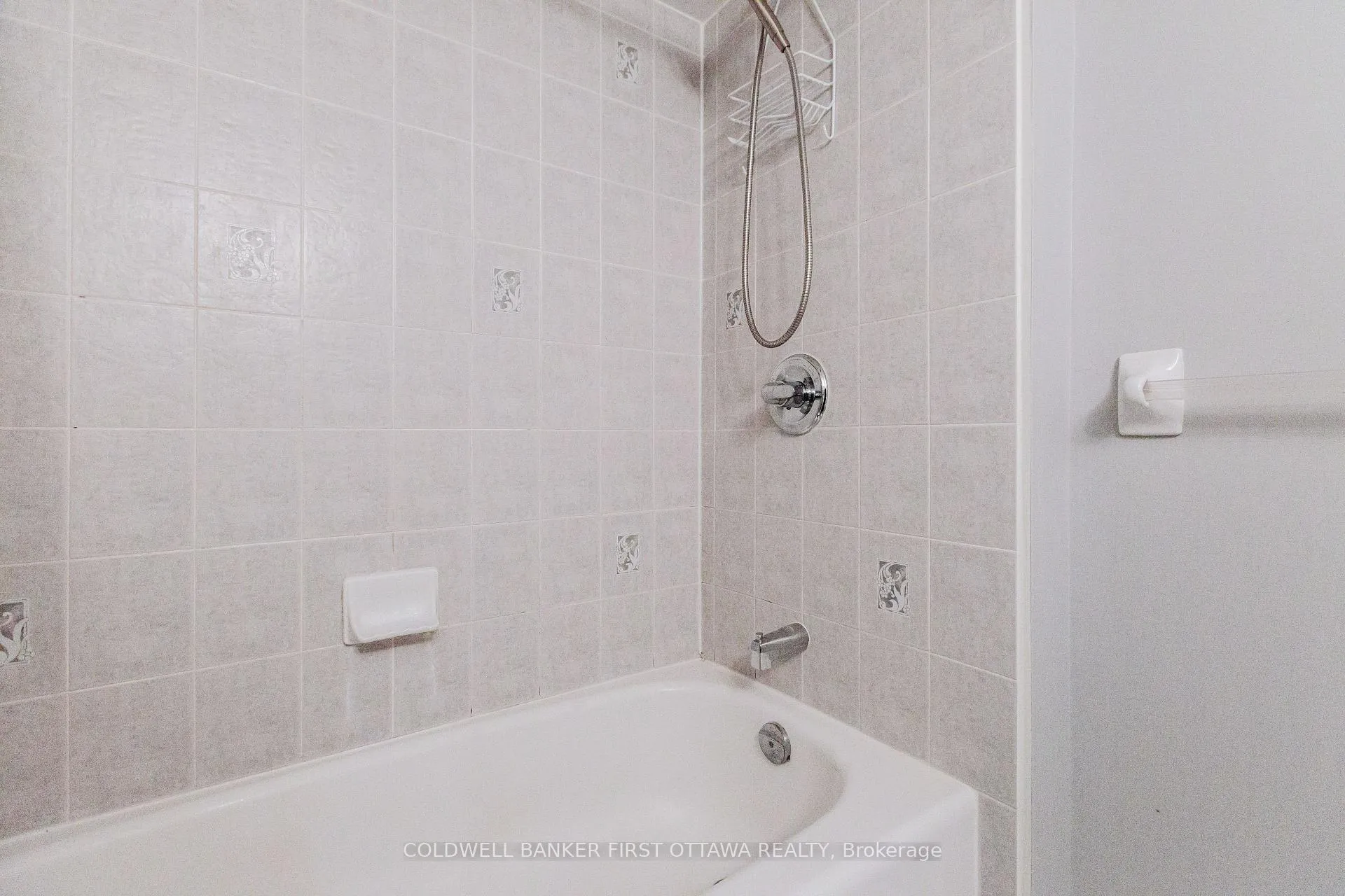 Photo 21 of 292 Cresthaven Drive, Ottawa, Barrhaven East — HOMEH