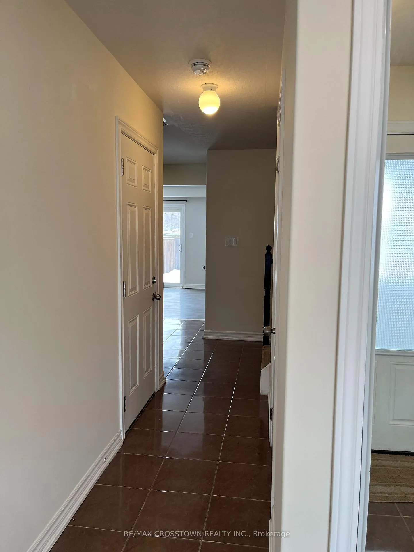 Photo 4 of Unit 21, 90 Sovereign's Gate, Barrie, Innis-Shore — HOMEH