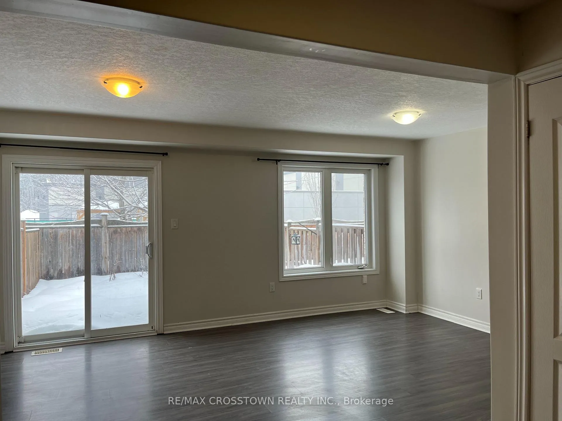 Photo 7 of Unit 21, 90 Sovereign's Gate, Barrie, Innis-Shore — HOMEH