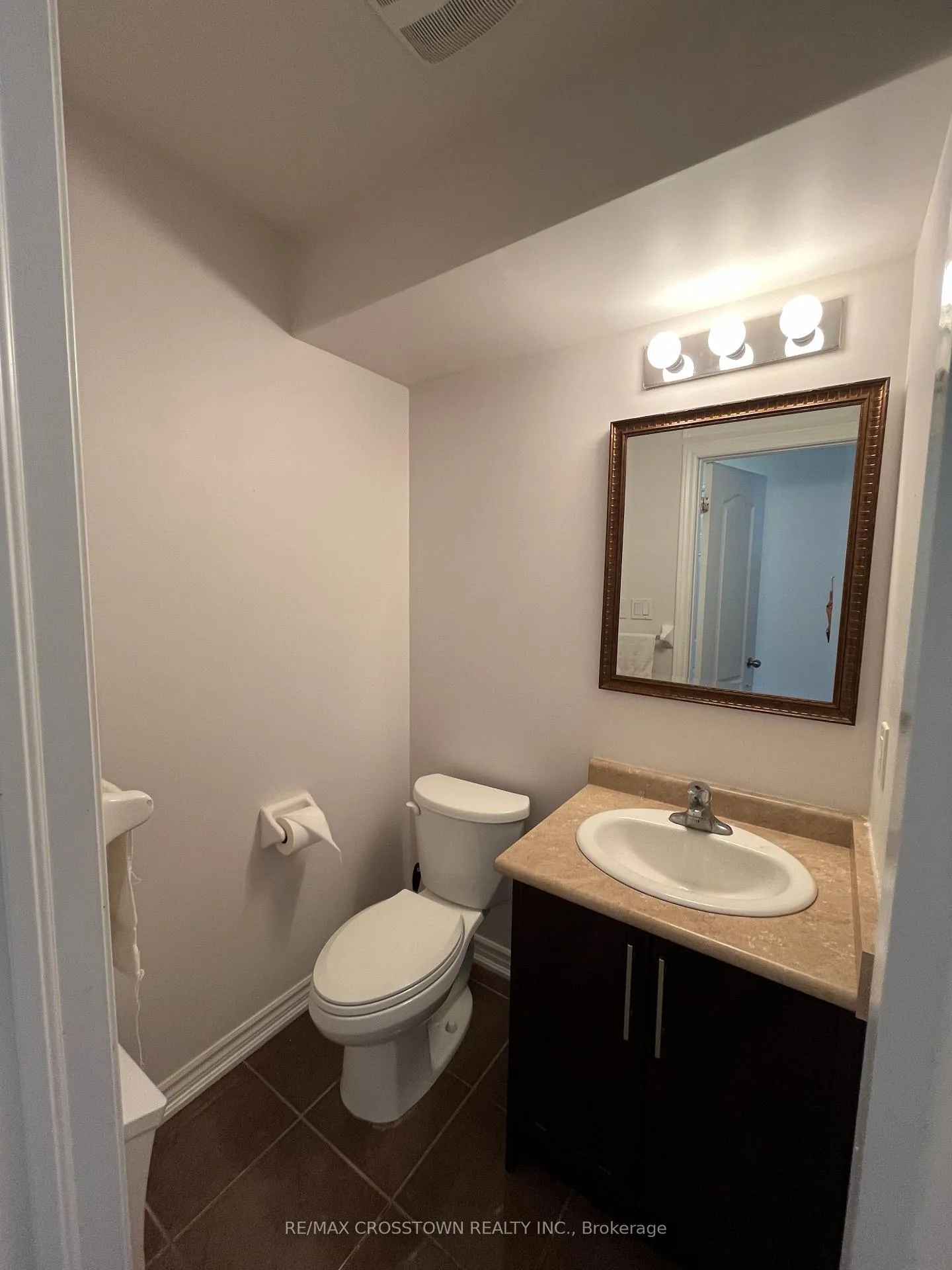 Photo 8 of Unit 21, 90 Sovereign's Gate, Barrie, Innis-Shore — HOMEH