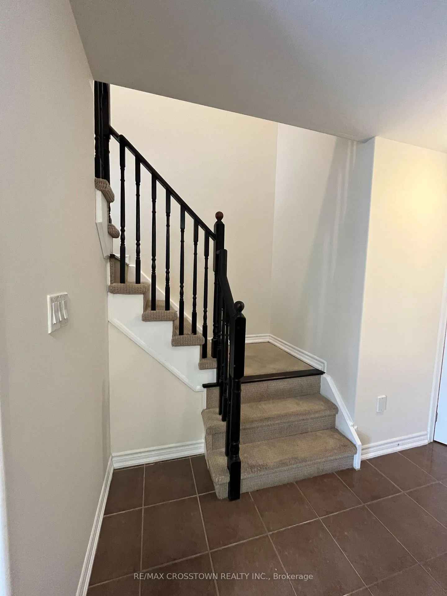 Photo 9 of Unit 21, 90 Sovereign's Gate, Barrie, Innis-Shore — HOMEH