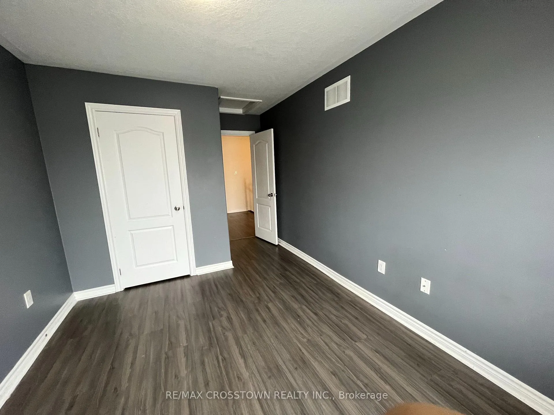 Photo 17 of Unit 21, 90 Sovereign's Gate, Barrie, Innis-Shore — HOMEH