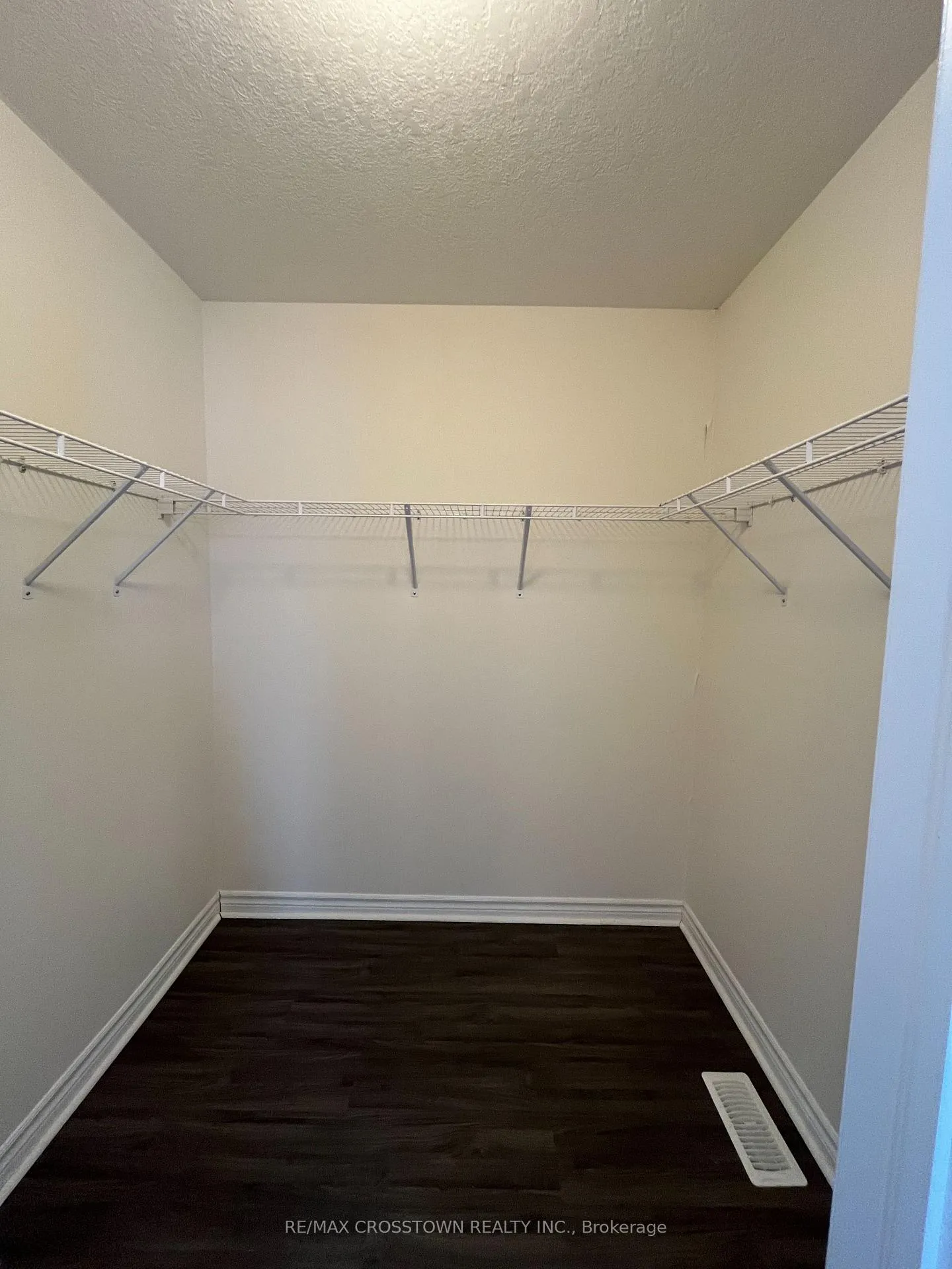 Photo 18 of Unit 21, 90 Sovereign's Gate, Barrie, Innis-Shore — HOMEH