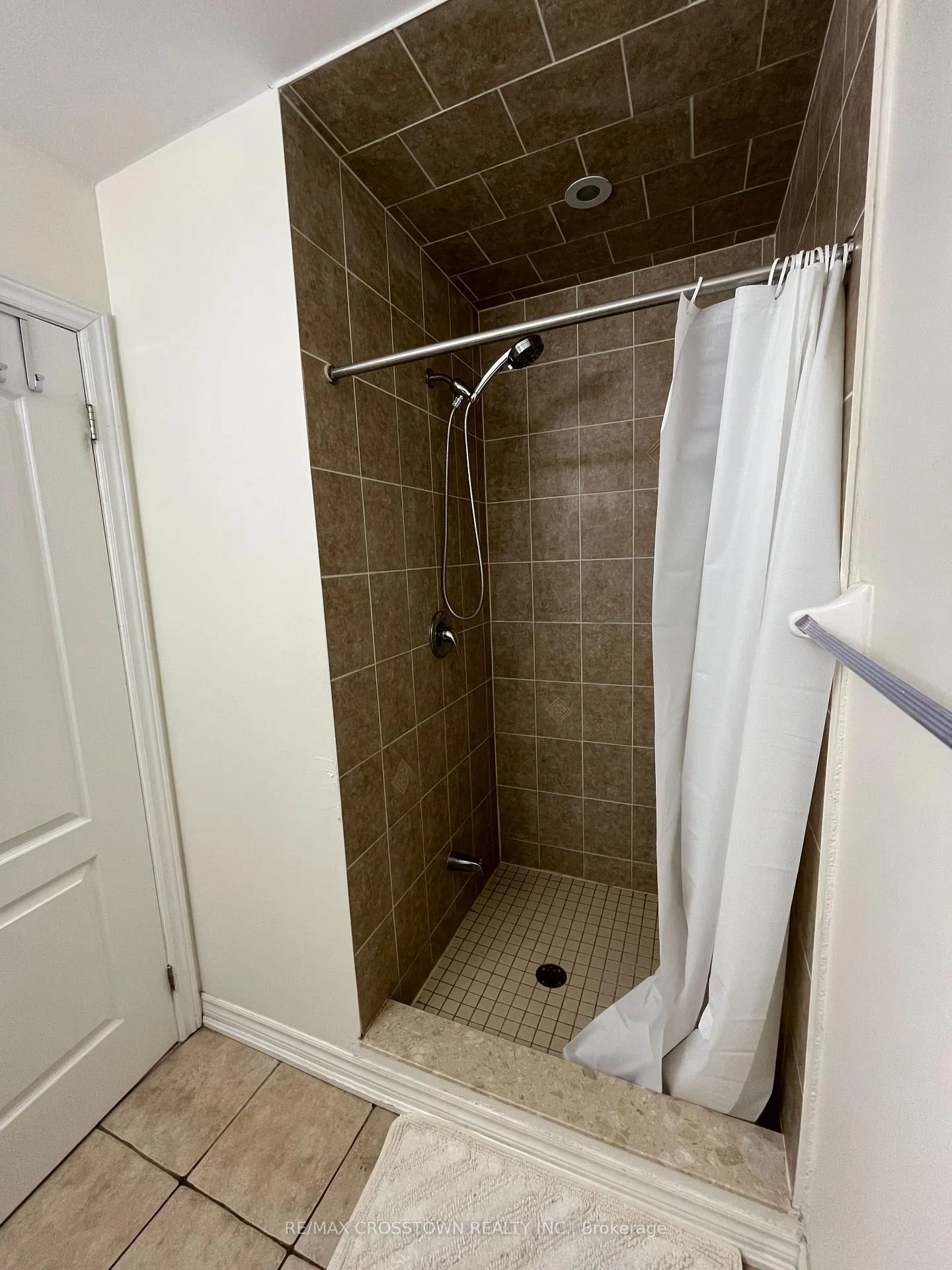 Photo 19 of Unit 21, 90 Sovereign's Gate, Barrie, Innis-Shore — HOMEH