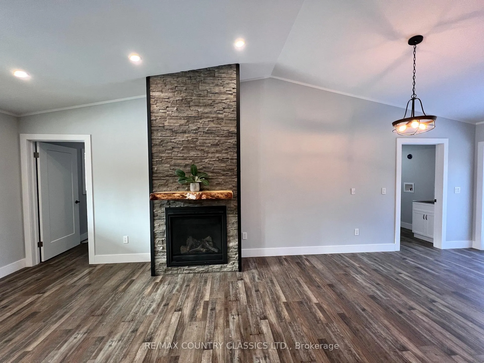 Photo 6 of 25350A Highway 62 S, Bancroft, Dungannon Ward — HOMEH