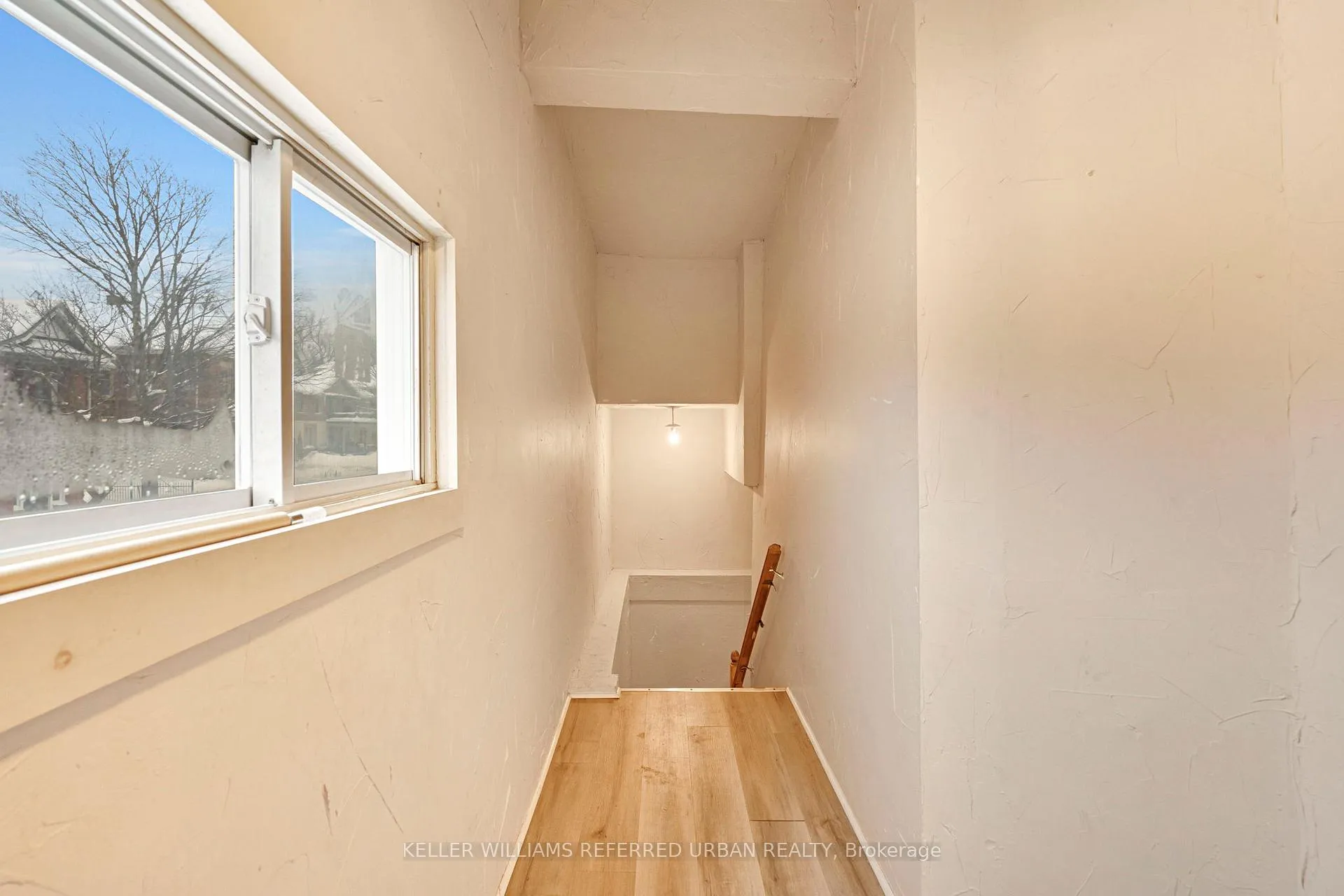 Photo 5 of 66 Dunlop Street W, Barrie, City Centre — HOMEH