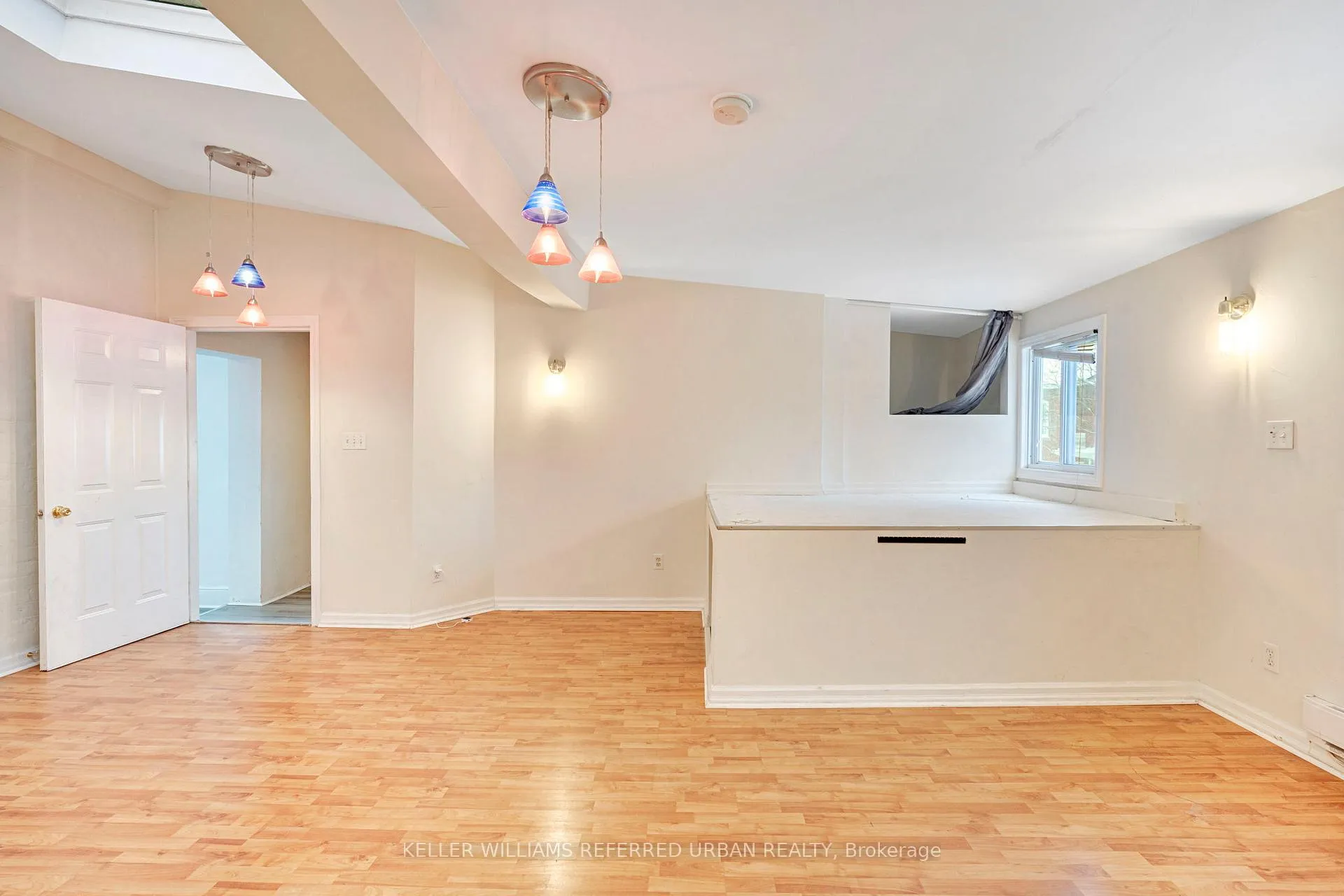 Photo 9 of 66 Dunlop Street W, Barrie, City Centre — HOMEH