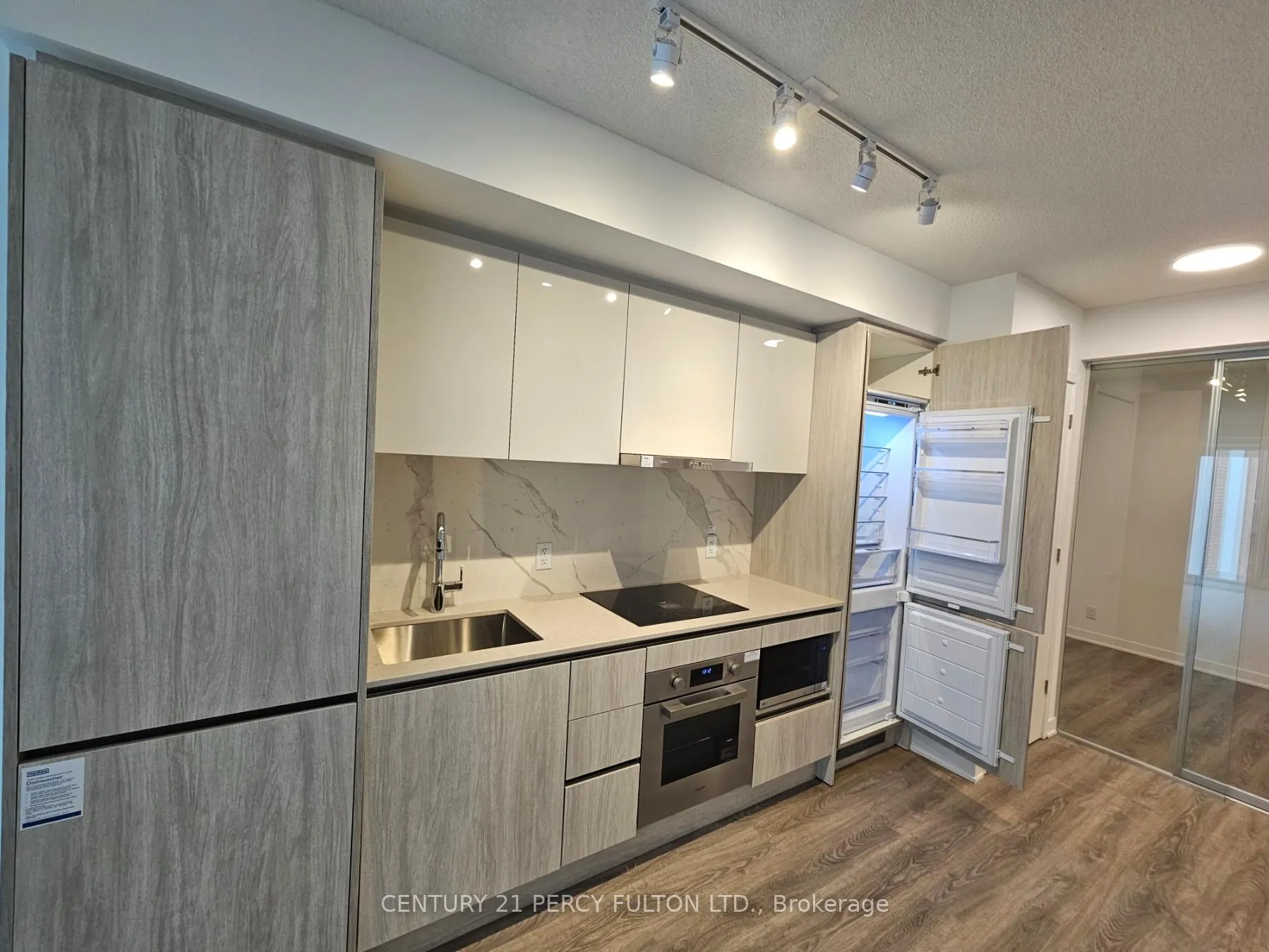 Photo 21 of Unit 906, 180 Front Street E, Toronto, Moss Park — HOMEH