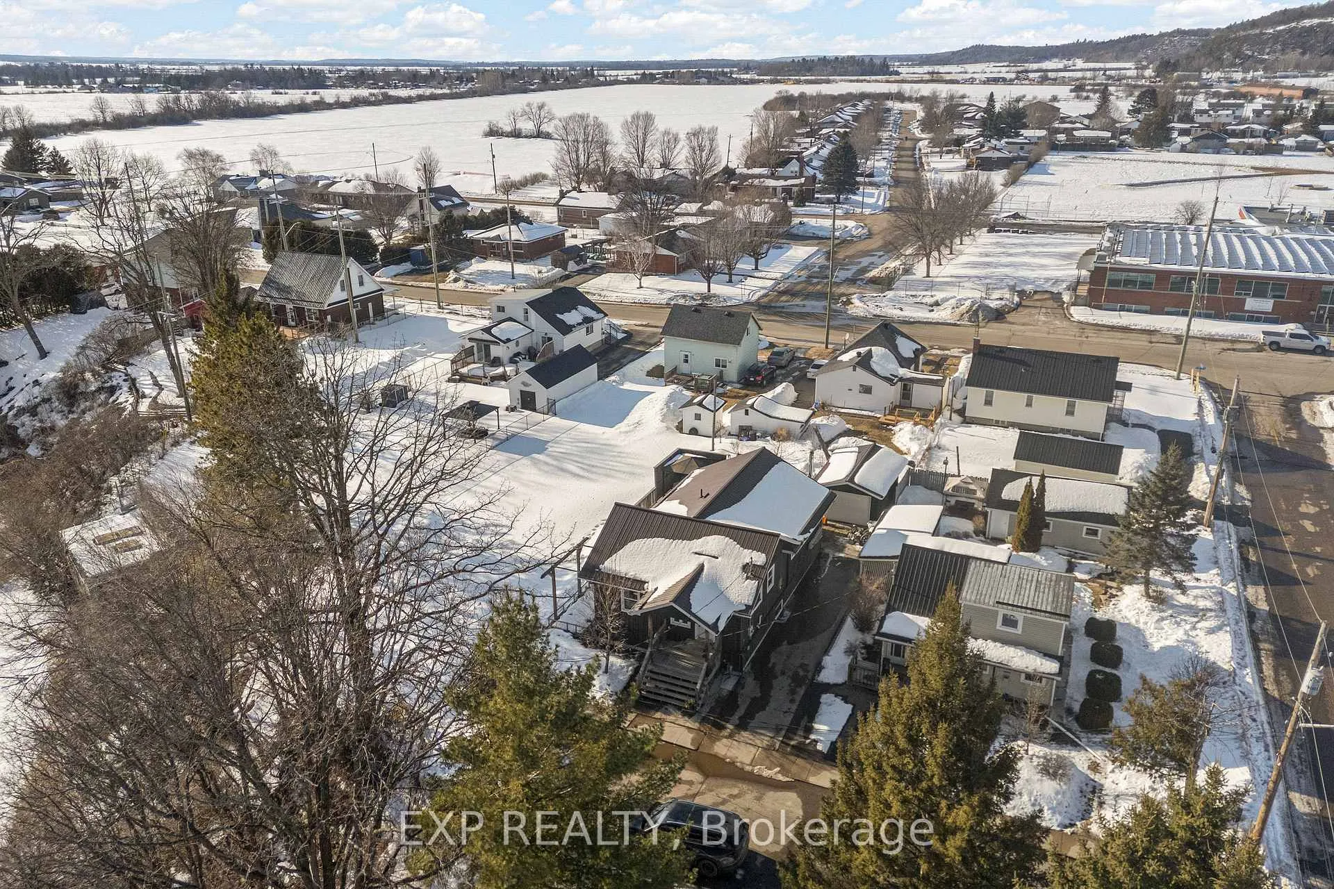 Photo 8 of 260 Tasse Avenue, Renfrew — HOMEH