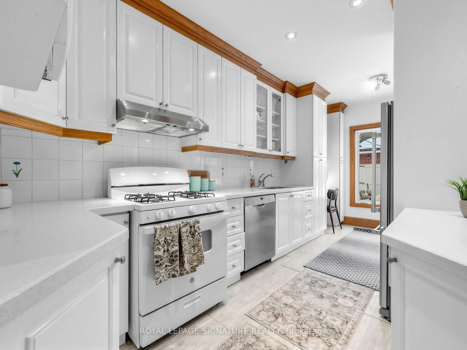 Photo 9 of 211 Arlington Avenue, Toronto, Humewood-Cedarvale — HOMEH