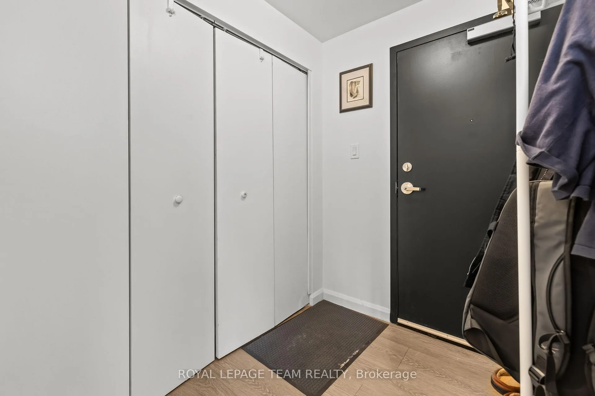 Photo 3 of Unit 303, 506 Gladstone Avenue, Ottawa, Ottawa Centre — HOMEH
