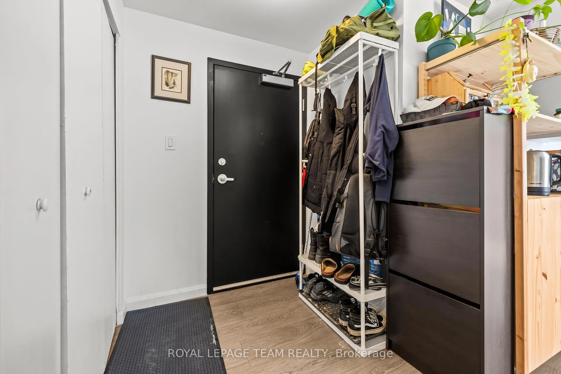 Photo 4 of Unit 303, 506 Gladstone Avenue, Ottawa, Ottawa Centre — HOMEH